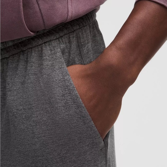 lululemon Men’s Soft Jersey Tapered Pant *Regular - Picture 6 of 9